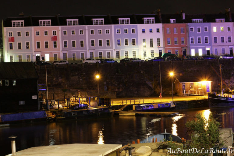 Façades colorees au dessus du port